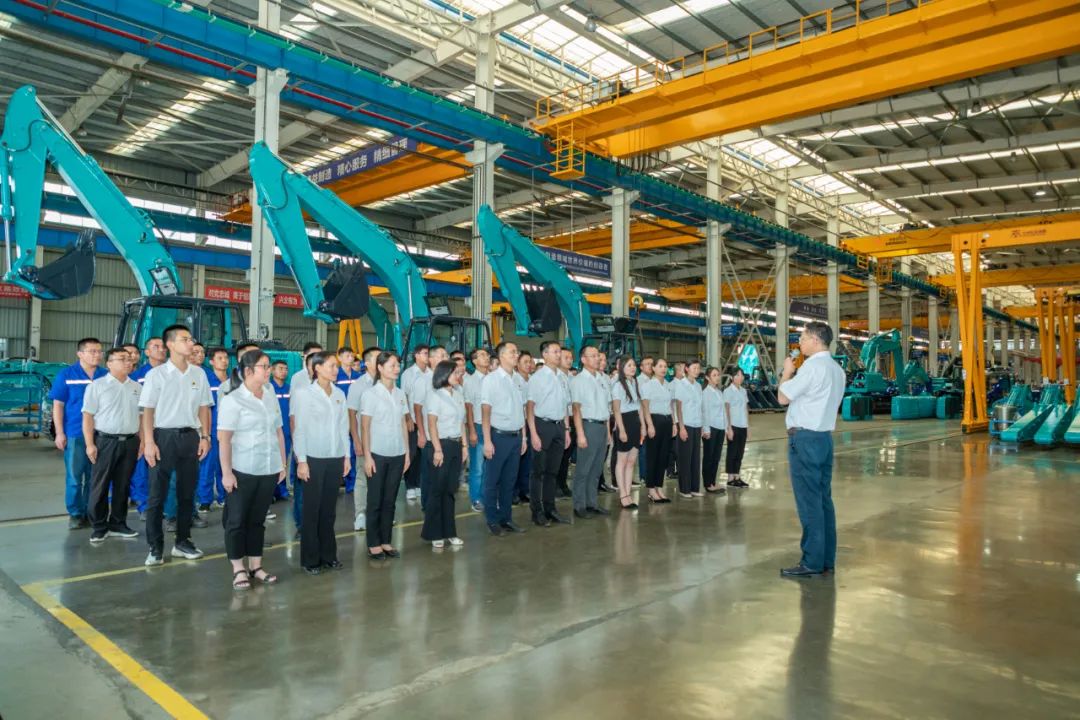 接续奋斗再启程——皇家国际智能党委进行新党员入党宣誓和老党员沉温入党誓词活动