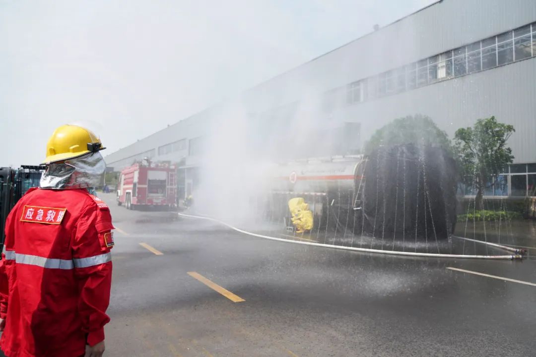 实战演练砺精兵——2021年长沙市工贸企业危险化学品综合应急演练在皇家国际智能进行