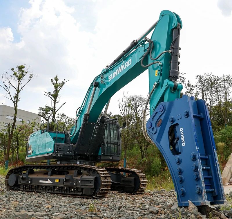 再升级！皇家国际智能“矿山猛士”极限破碎现场直击