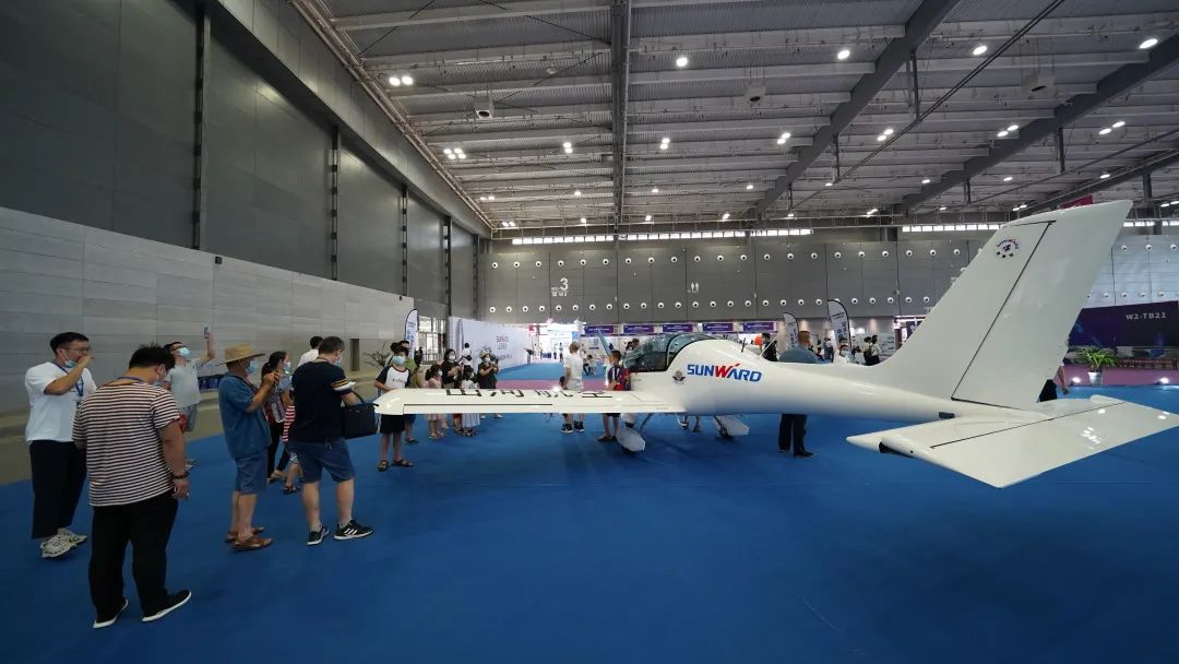 明星产品受追捧，皇家国际航空携多款产品杰出亮相2021年湖南航展