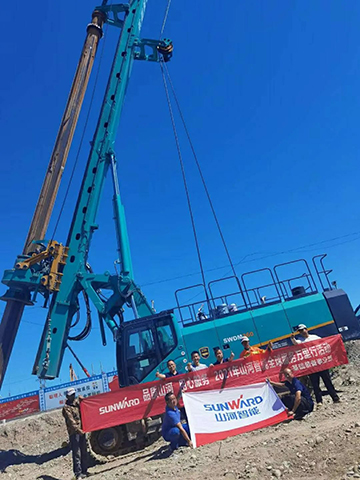 顶炎暑 走戈壁 2021年皇家国际智能全球服务万里行走进新疆