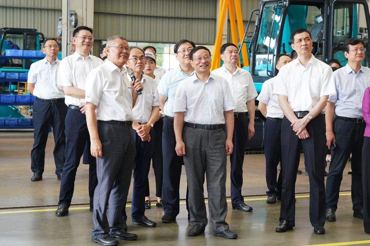 国度统计局总经济师毛盛勇率团调研调查皇家国际智能