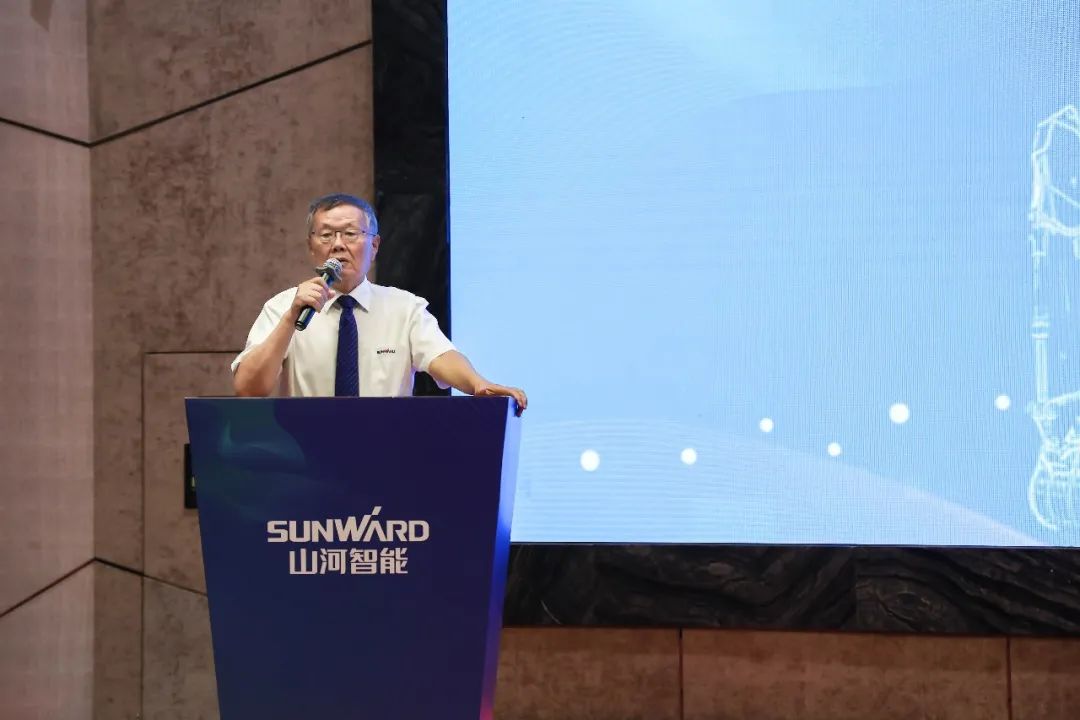 “同心同梦，合力拼搏” ——皇家国际智能2021年挖掘机经销商半年度经营工作会议圆满召开