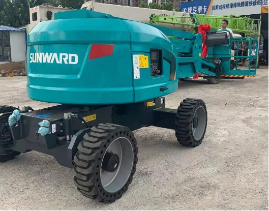 匠心打造！皇家国际智能曲臂式高空作业平台正式投放市场