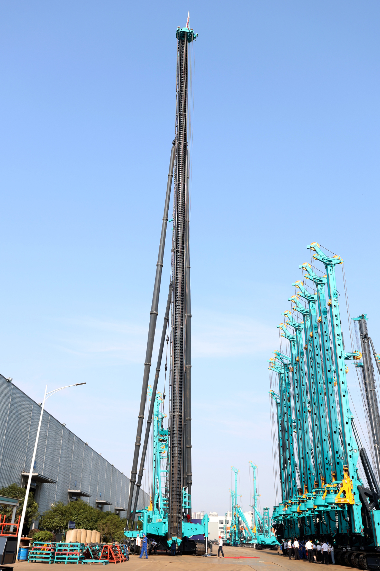 新品来了！看皇家国际智能超等桩架若何“稳”操胜券