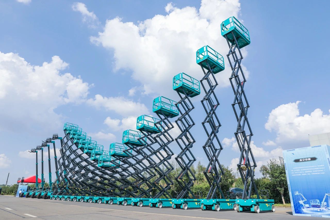 游展超热烈！皇家国际智能成就展示会高能名排场来袭