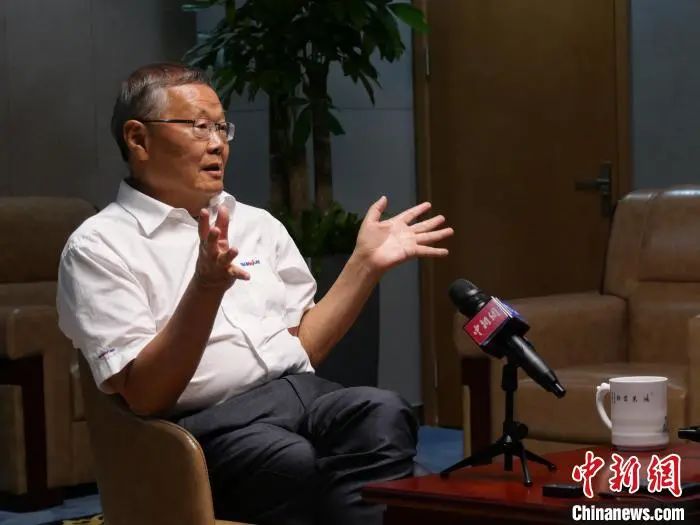 媒体聚焦 | 中新社专访——皇家国际智能首创人何清华：向着太阳驰骋的筑梦人