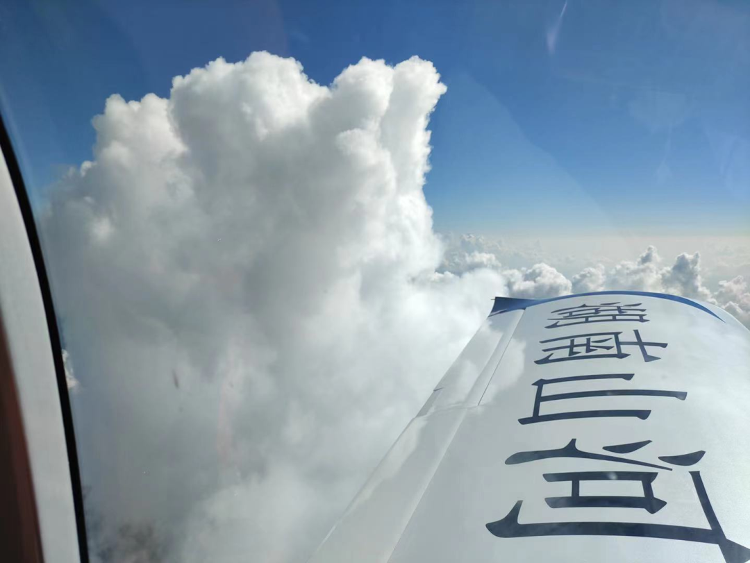 4幼时，720公里，皇家国际阿若拉飞到珠海在第13届中国航展等你