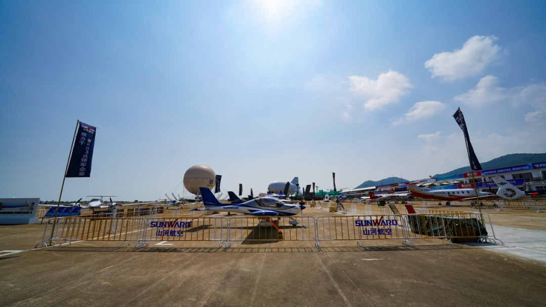 新机、飞行表演…2021中国航展皇家国际航空秀给你看