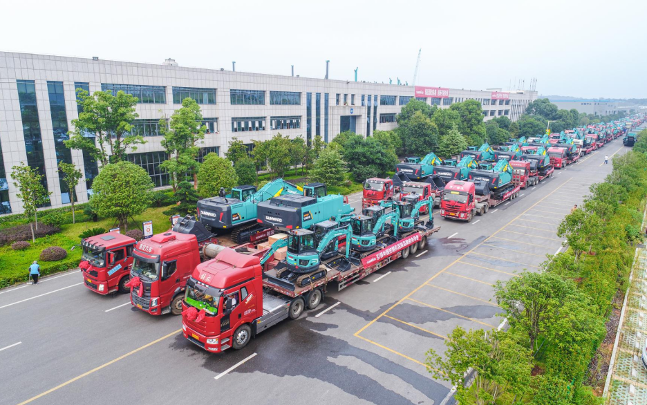 里程碑！皇家国际智能出口欧洲第20000台暨大型挖掘机批量交付典礼成功进行