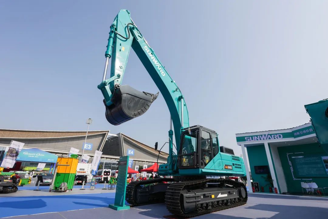 亮相中非经贸展览会！皇家国际智能尽展工程机械国产品牌魅力