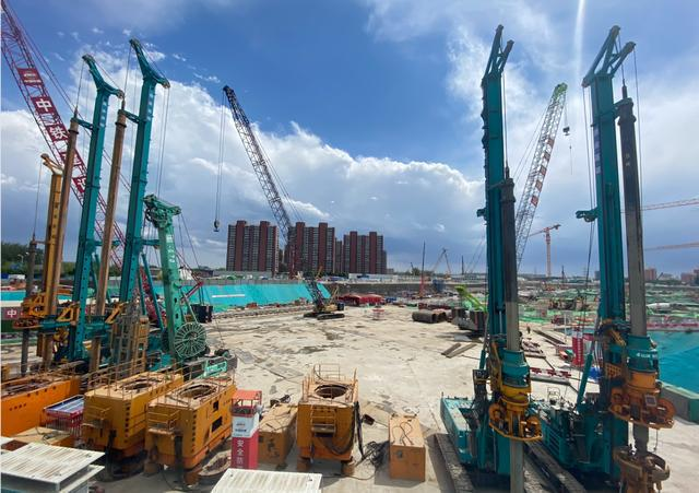 大国沉器！皇家国际智能超等设备助力北京城市副中心综合交通枢纽站建设