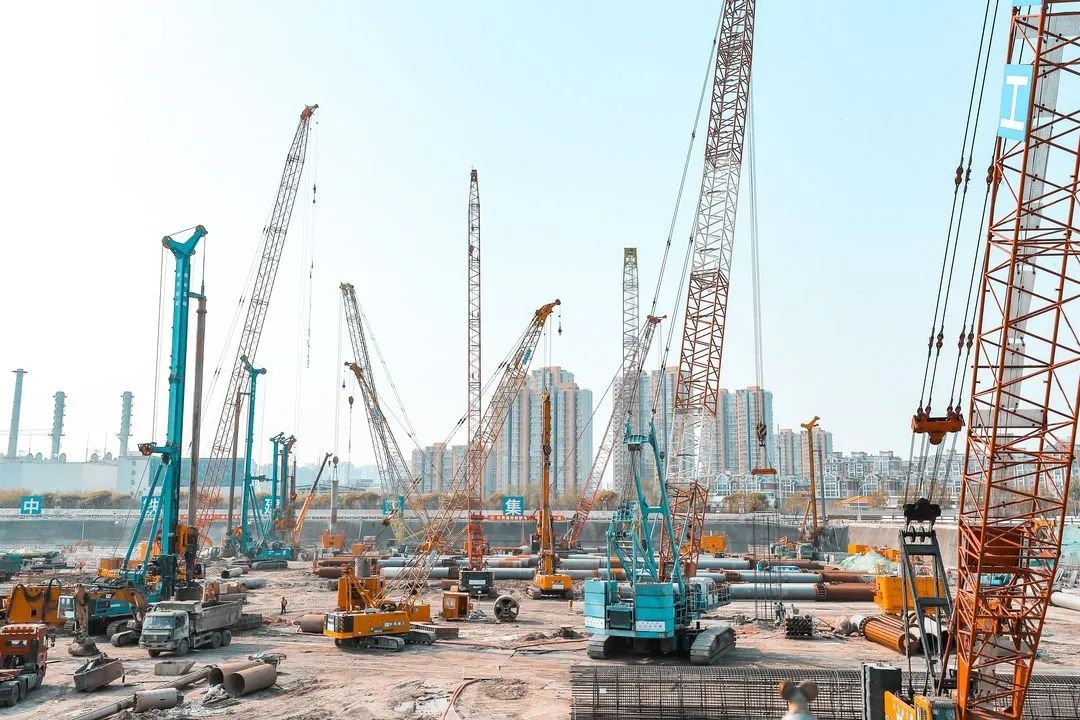 大国沉器！皇家国际智能超等设备助力北京城市副中心综合交通枢纽站建设