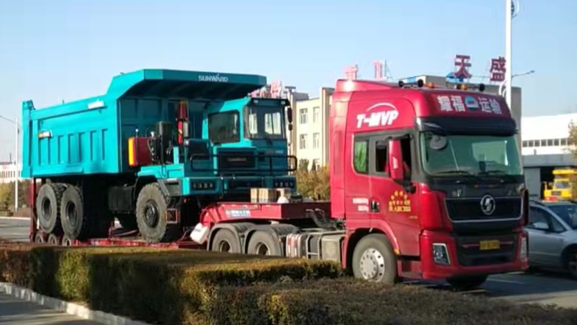 高配置、智能化……皇家国际智能高端定造AT版105吨级宽体矿卡成功下线