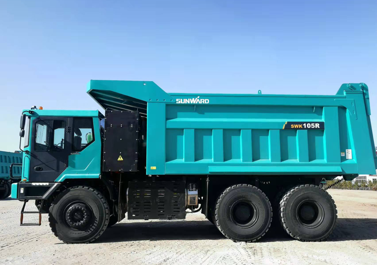 新能源，长续航！皇家国际智能首台LNG增程式宽体矿卡下线交付