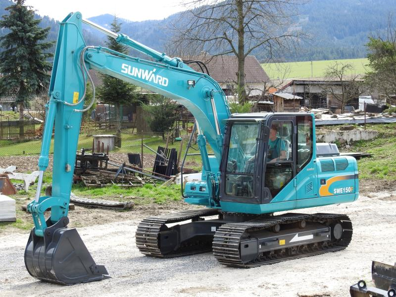 一辆中型的挖掘机的价值是几多？