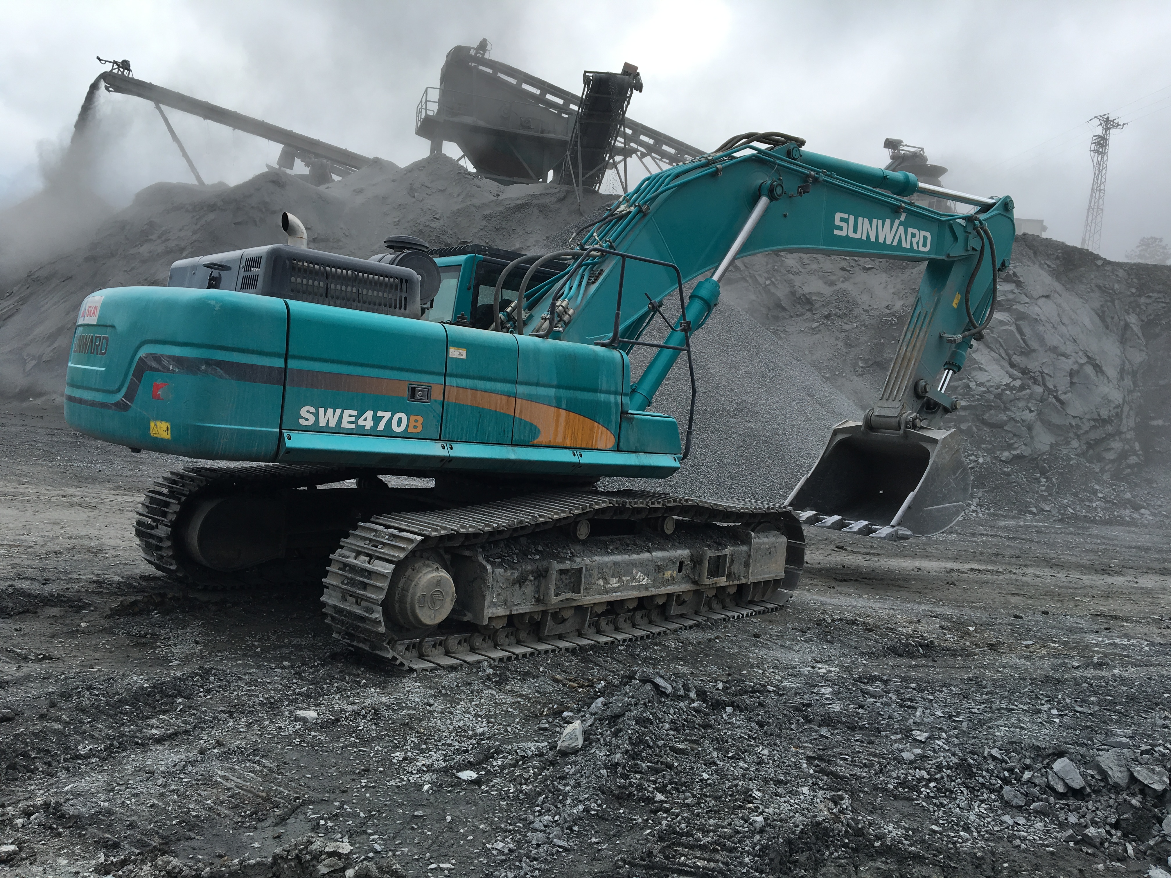 二手挖掘机买卖市场露出出这些问题，你知路吗？