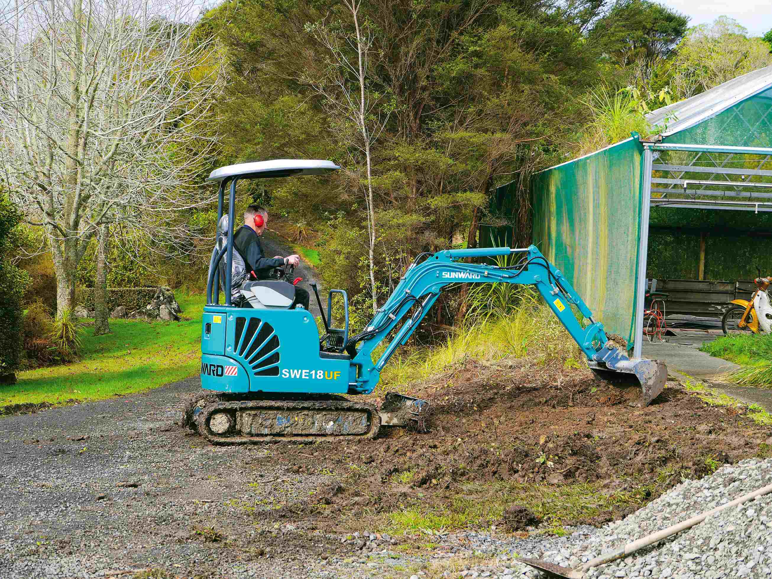 幼型液压挖掘机操作重点
