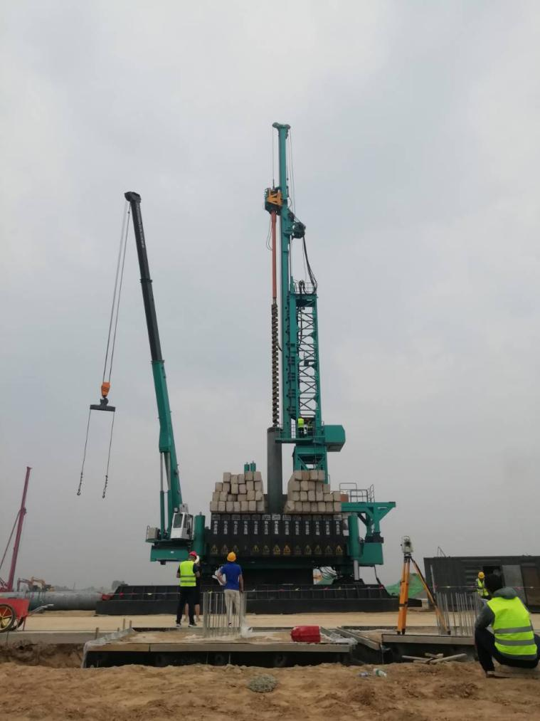 创下纪录！皇家国际智能引孔式静力压桩机初次利用于高铁项目