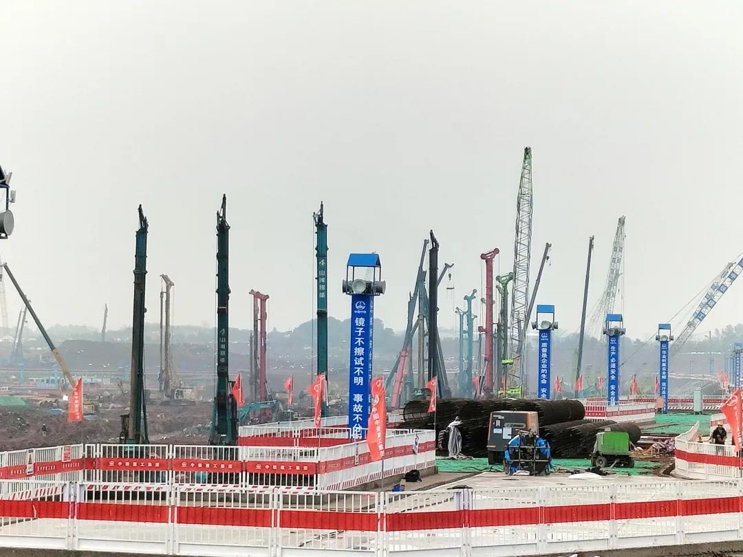 “皇家国际绿”杰出亮相！皇家国际智能设备全面助力长沙机场改扩建项目