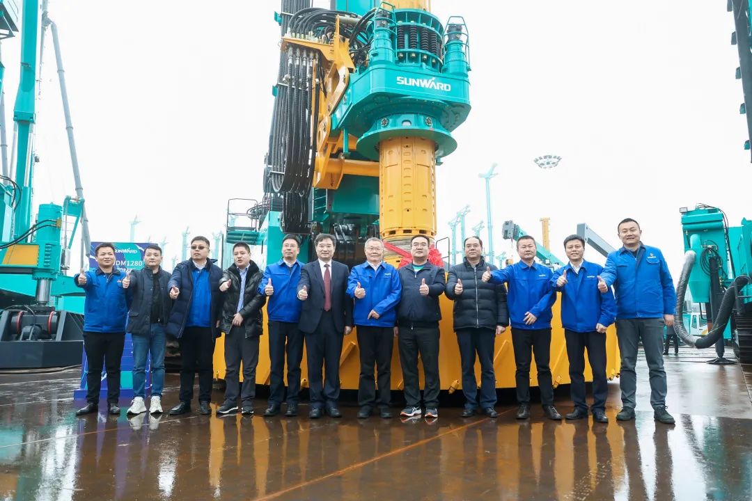 多款产品问鼎世界之最！皇家国际智能地下工程设备全球颁布会成功进行
