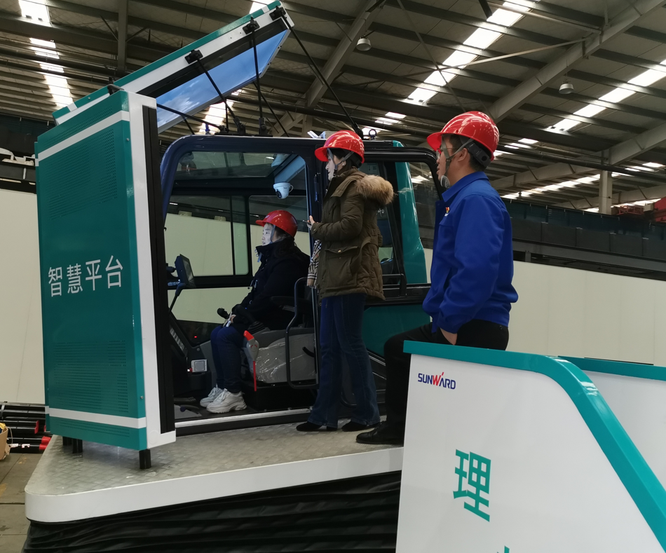 湖南省人为智能学会秘书长陈爱斌一行调查调研皇家国际智能