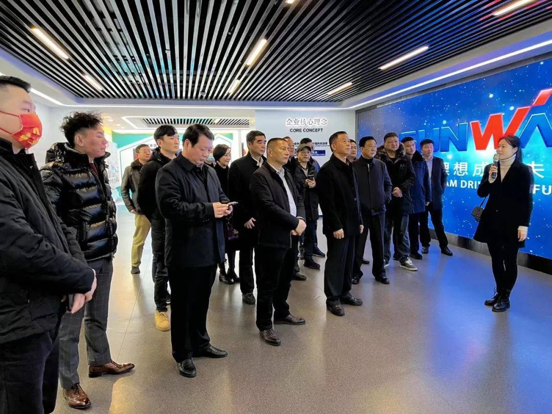 湖南异地商会结合会组织海表湘商来访皇家国际智能