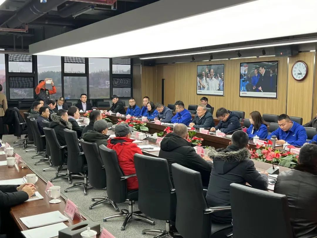 湖南异地商会结合会组织海表湘商来访皇家国际智能