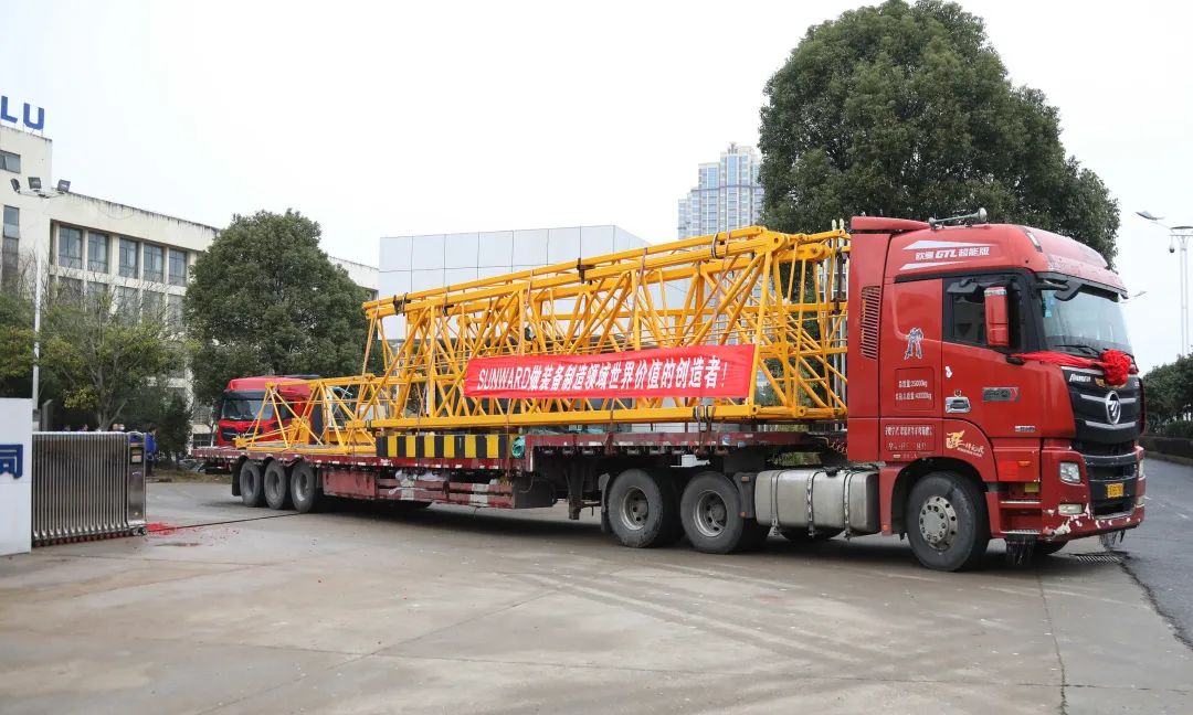 “虎”力全开！皇家国际江麓开门红发货典礼隆沉进行