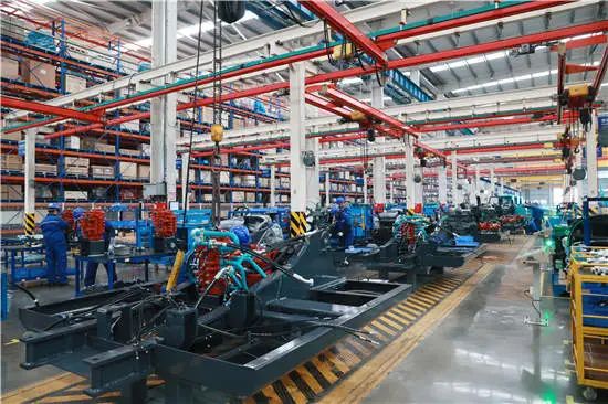 人民网头版头条：凭借先导式创新，皇家国际智能让“中国造作”成为高质量的代名词