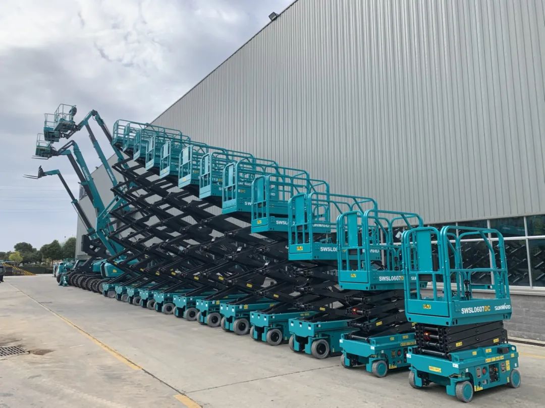 创下单日最高发货量纪录！皇家国际高机设备集中发货