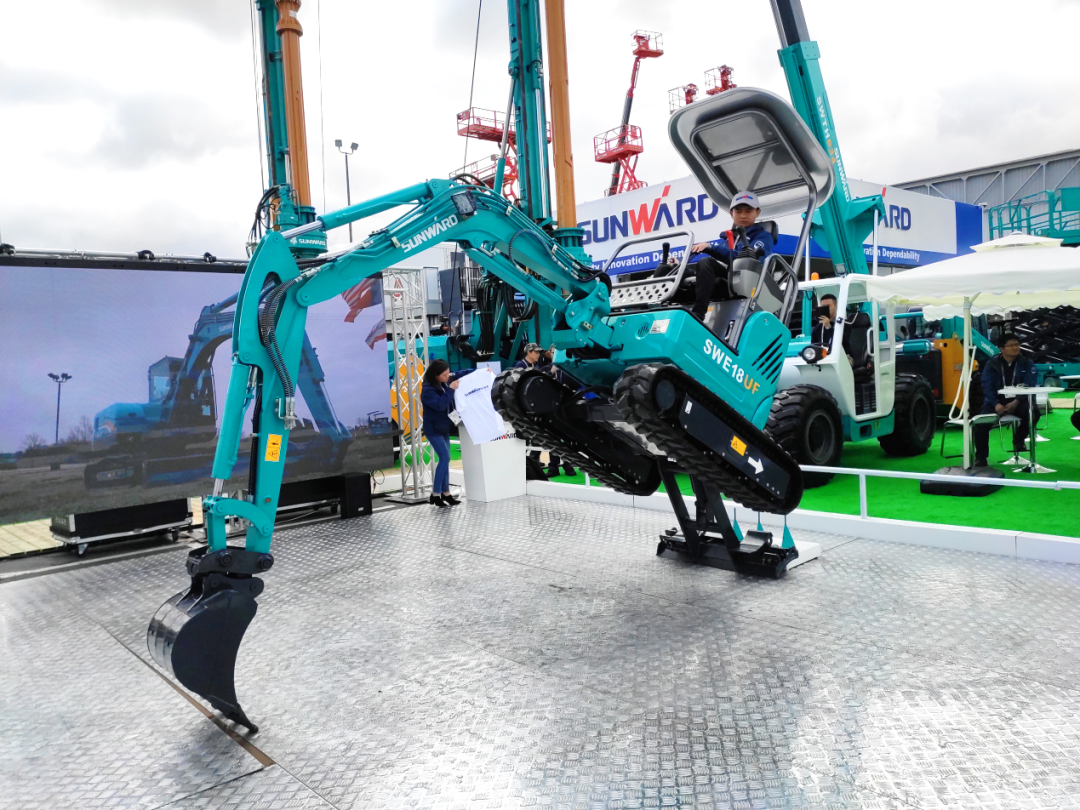 皇家国际匠心 | 闻“机”起舞，技术“添”威