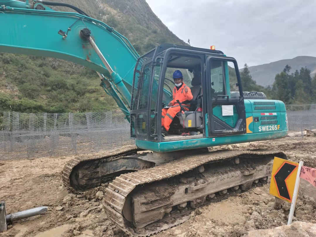 挑战世界第二高山脉！皇家国际智能设备助力秘鲁安第斯国度公路项目建设