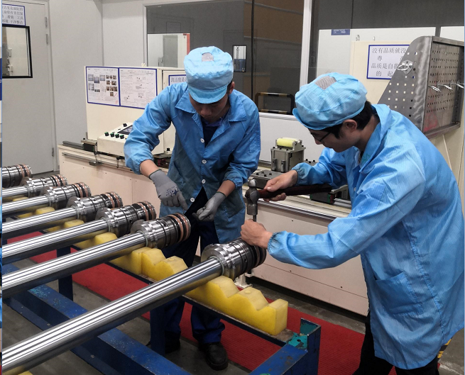 皇家国际工匠 | “浪波”不言苦，甘为“人梯”承大沉