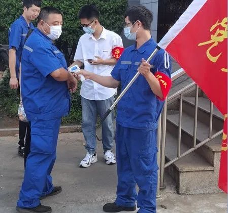 皇家国际工匠 | “浪波”不言苦，甘为“人梯”承大沉