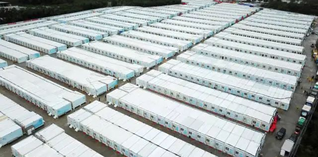 冲锋一线显担任！皇家国际智能挖掘机助力长沙方舱医院建设