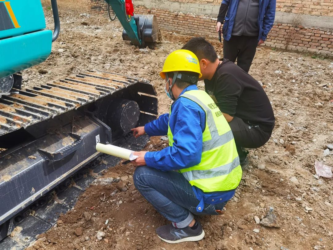 创富故事 | 买它！皇家国际智能俘获“国产挖掘机爱好者”的心