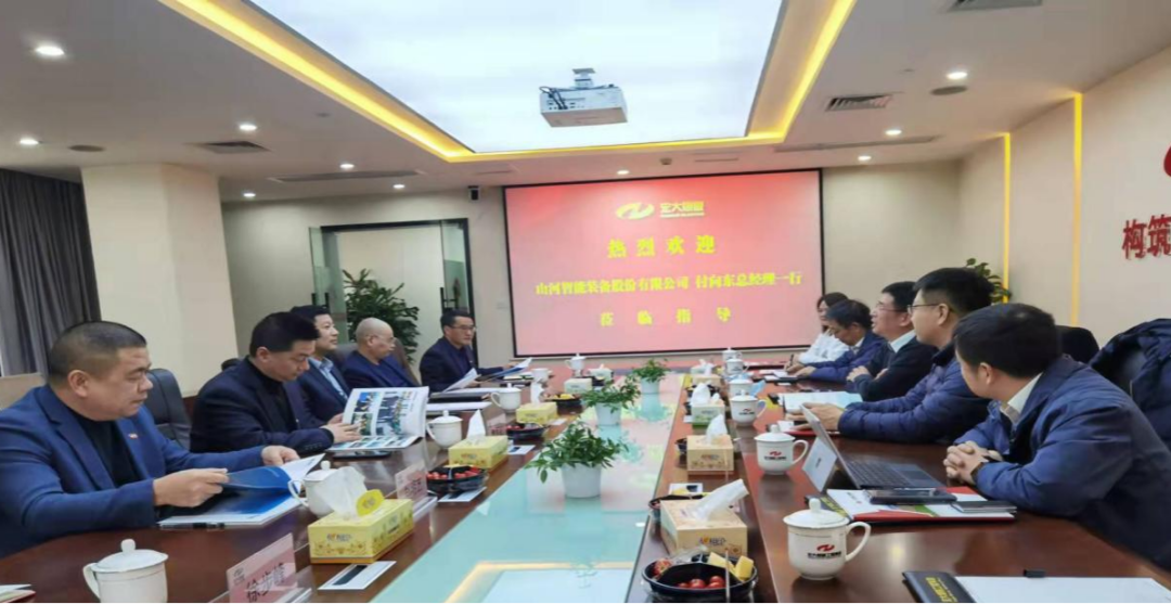 携手战边疆！皇家国际智能潜孔钻机助力巨大爆破新疆奇台项目建设