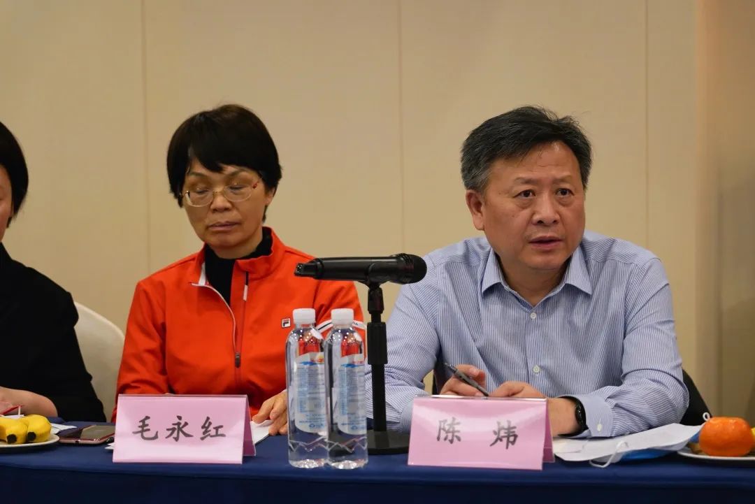 抱团出海，携手共赢！何清华带队赴湖南异地商会结合会造访互换