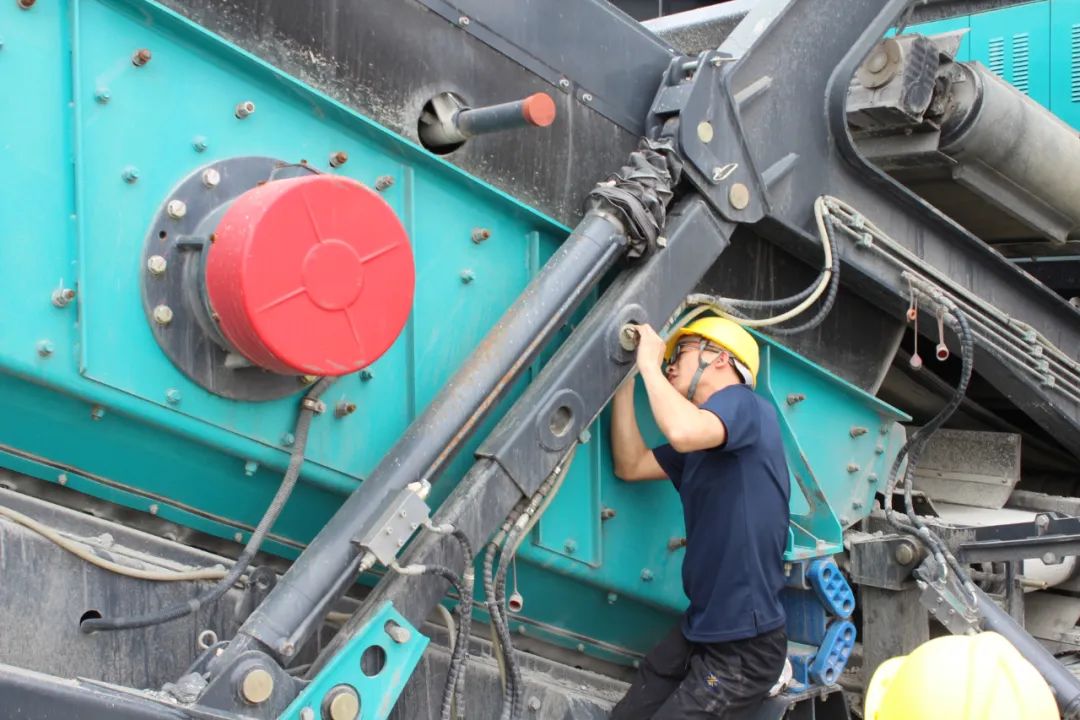 打造服务标杆！皇家国际普石勒“服务万里杏妆活动火热进行中