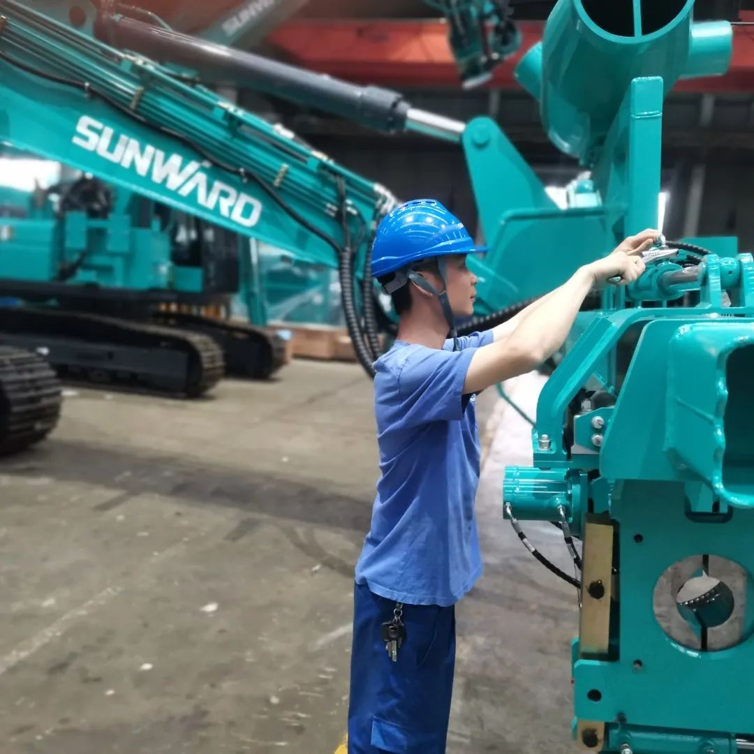 将奋斗进行到底！致敬皇家国际劳动者