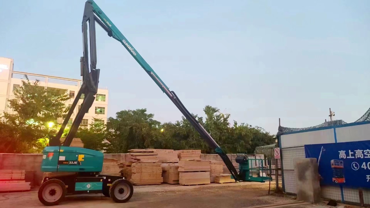 正式“上岗”！皇家国际智能首台电动曲臂式高空作业平台入驻华南市场