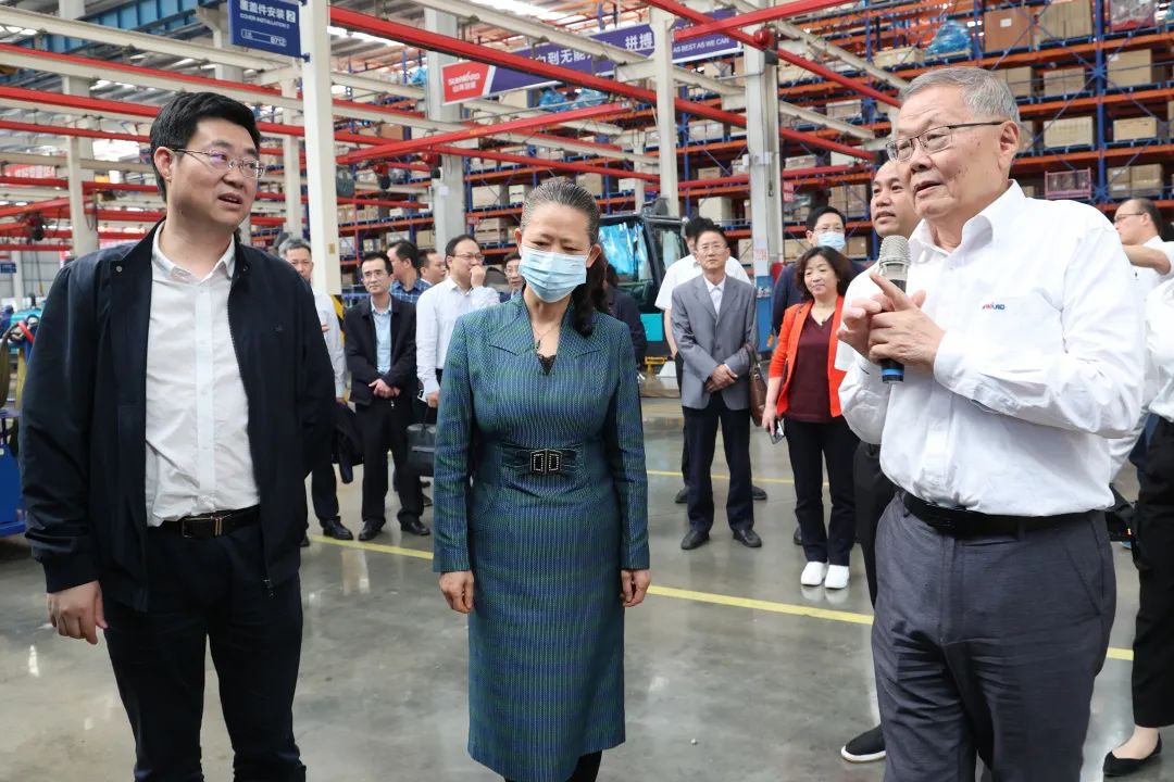 深入产学研合作！中南大学堂长、中国工程院院士田红旗率团造访皇家国际智能