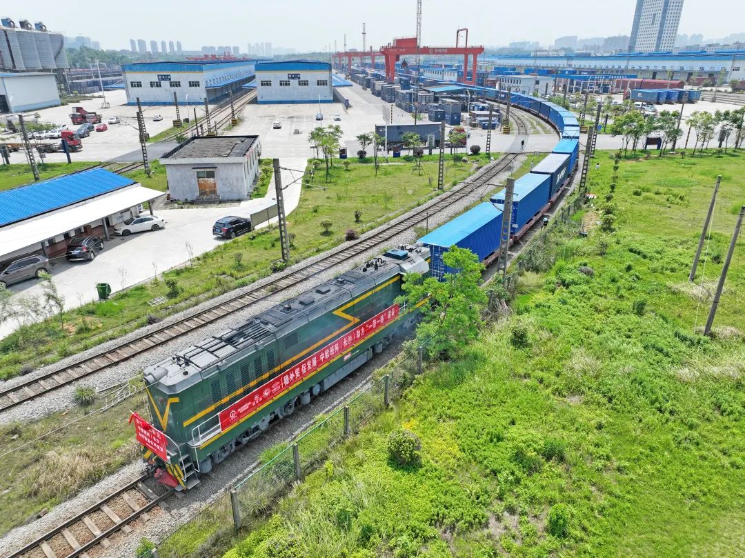 持续进军国际市。≈信钒嗔校ǔど常┗始夜手悄茏谐晒κ追