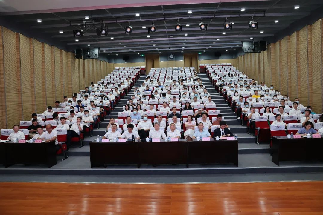 创新引领，智造将来！“2022院士专家长沙杏妆高端设备高质量发展钻研会隆沉进行