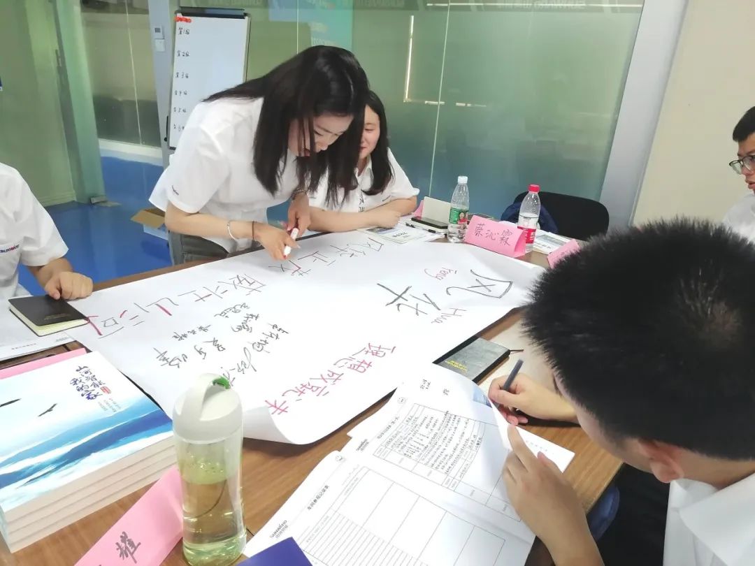 校招 | 盛夏七月，这群“向着太阳驰骋”的少年来皇家国际智能啦！