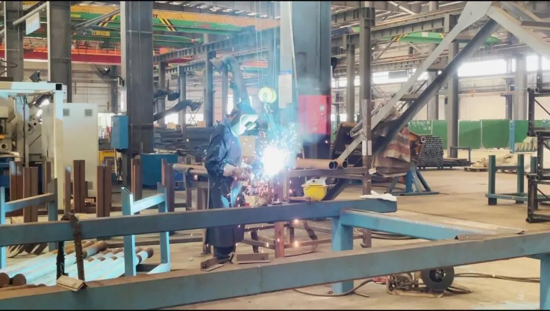 图集 | 战高温，迎“烤”验！皇家国际人在行动