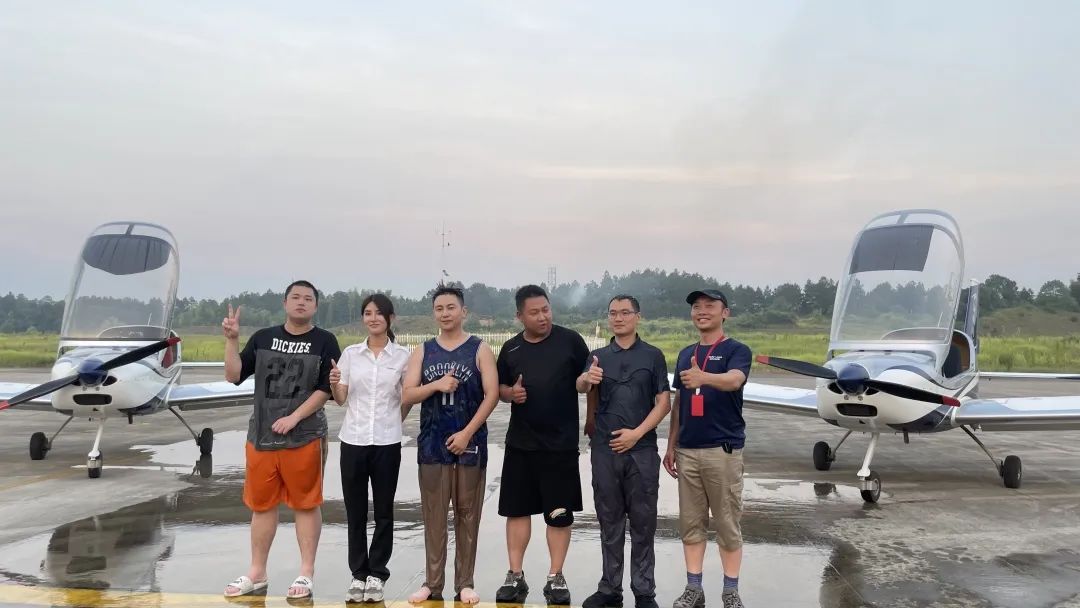 冲上云霄！湖南皇家国际通航学员成功单飞