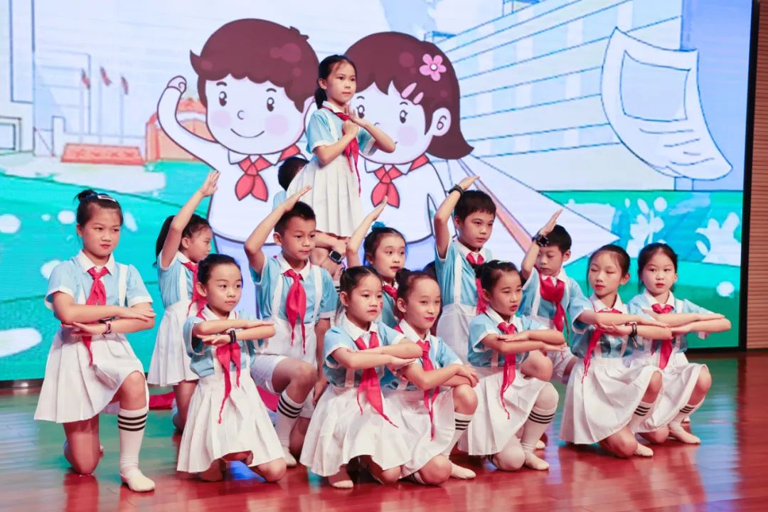 缤纷“暑”假，不负所“陀妆！皇家国际智能职工子女暑期托管班结衣凡