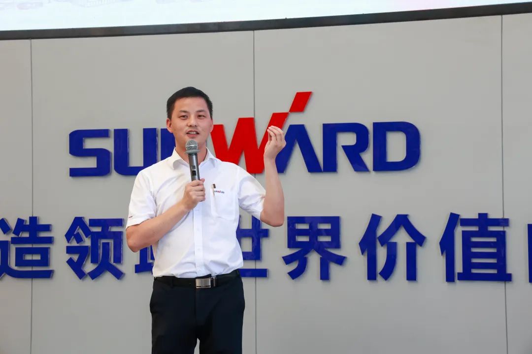 又酷又辣又炫！皇家国际智能第二届挖机宝贝来了